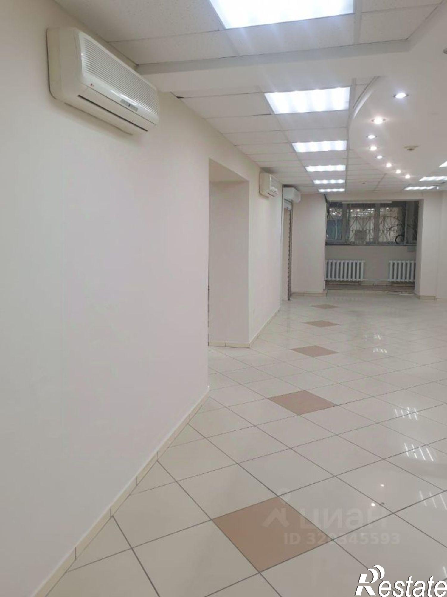 Сдать торговое помещение за 152 500 рублей на улица Льва Толстого, 15