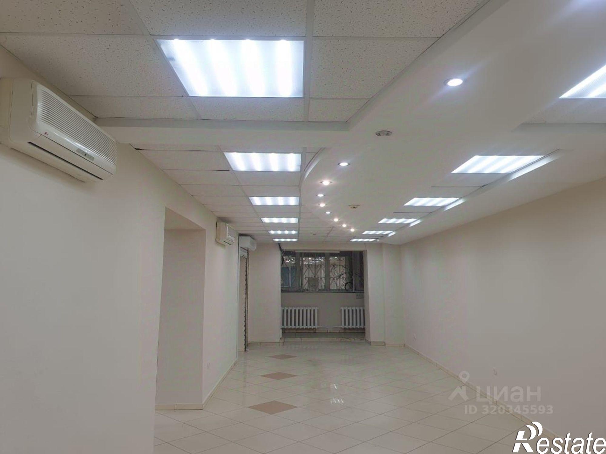 Сдать торговое помещение за 152 500 рублей на улица Льва Толстого, 15