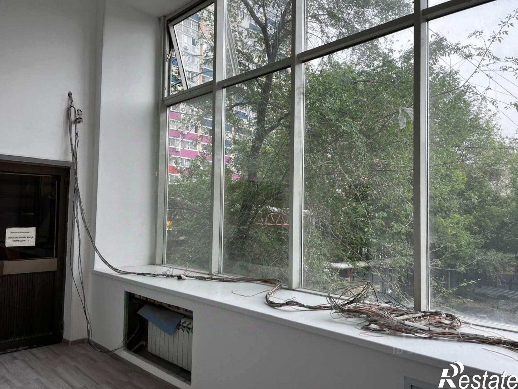 Сдать торговое помещение за 225 000 рублей на улица Серышева, 22