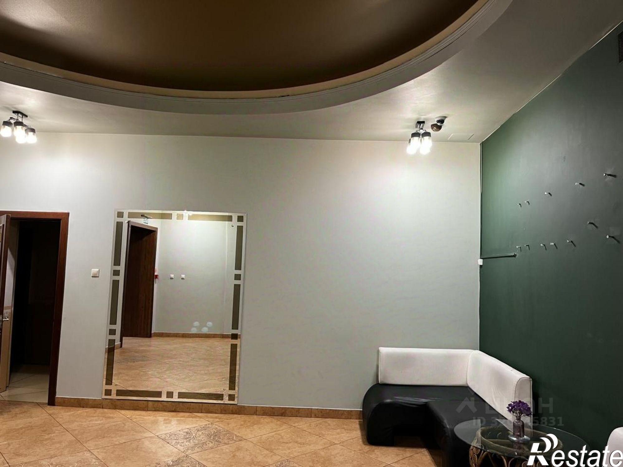 Сдать торговое помещение за 422 000 рублей на Краснореченская улица, 109