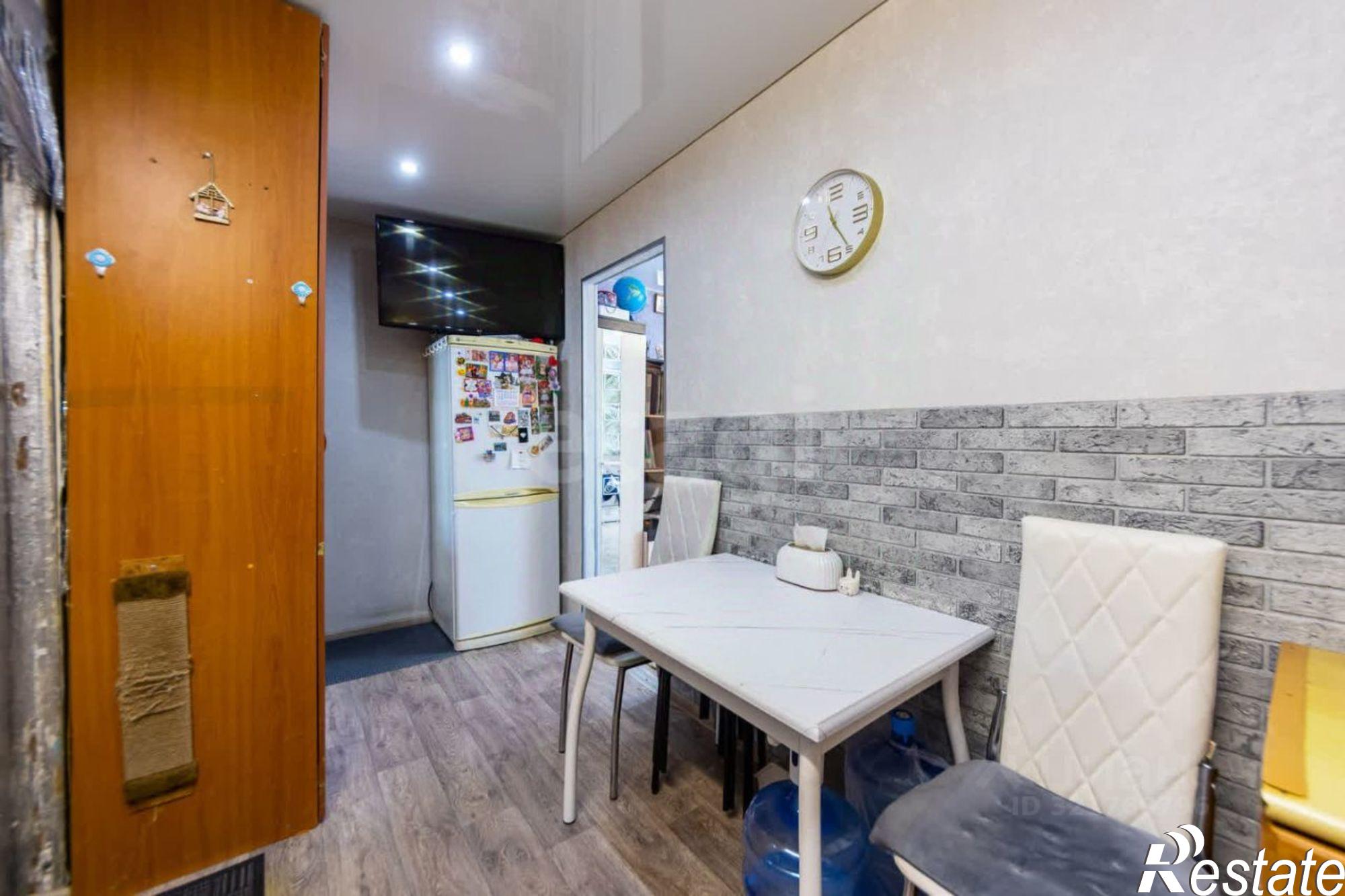 Купить комнату за 2 350 000 рублей на Трёхгорная улица, 43