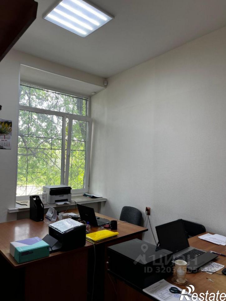 Торговое помещение проспект 60-летия Октября, 154,  д. 154