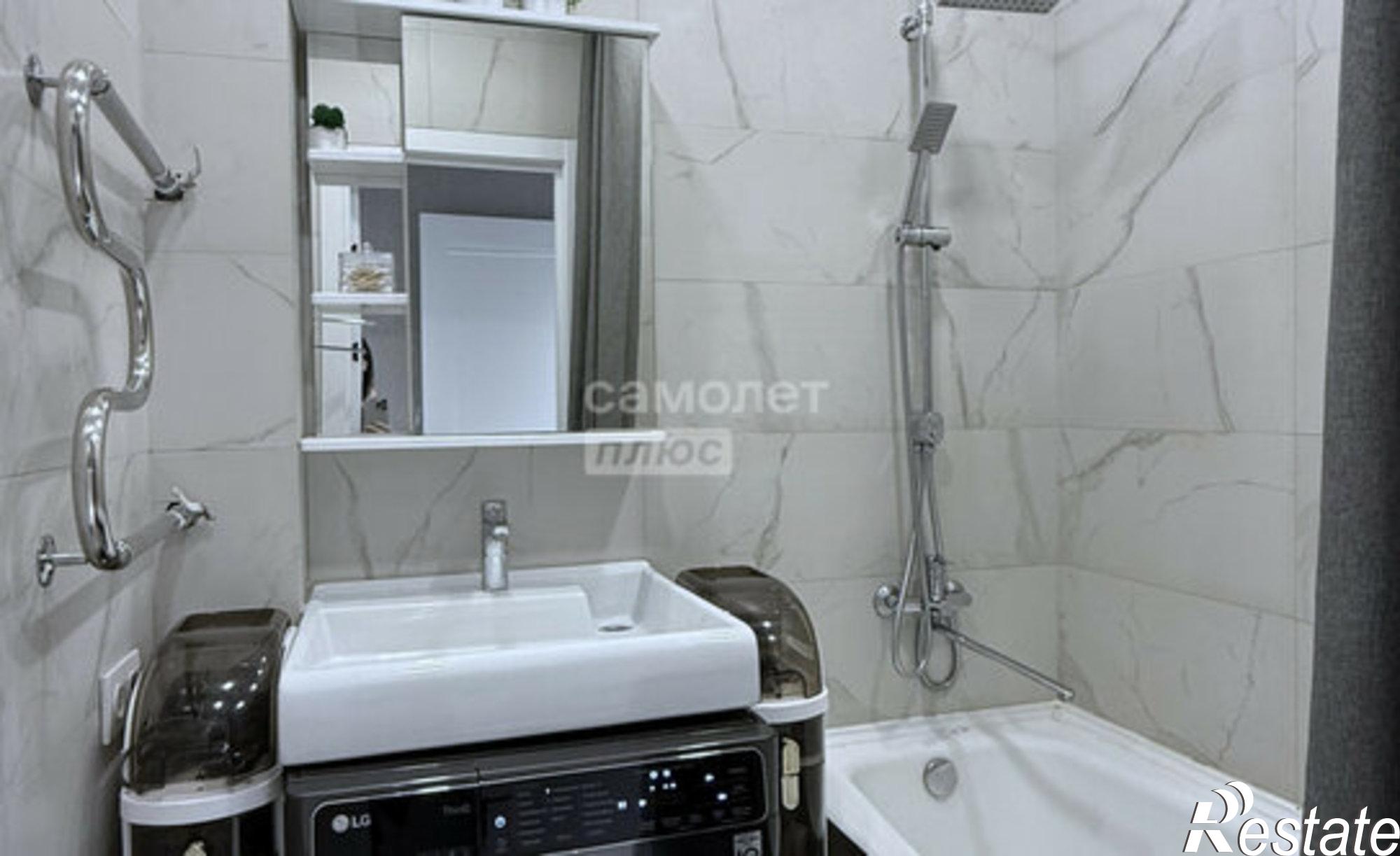 Купить квартиру за 8 800 000 рублей на Байкальский переулок, 8