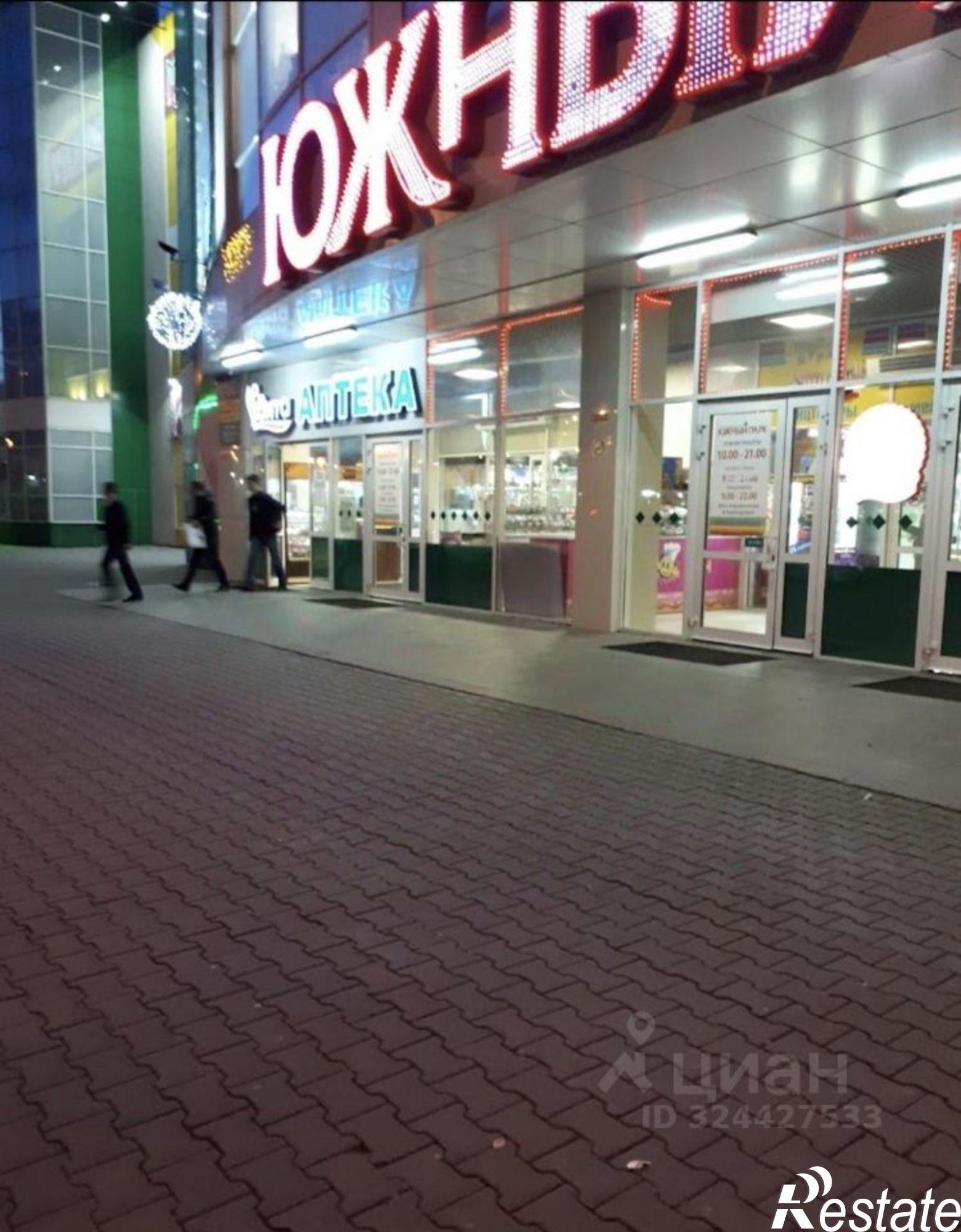 Сдать торговое помещение за 116 667 рублей на улица Суворова, 25