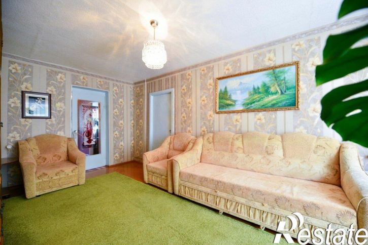 3-комн квартира Суворова , 42