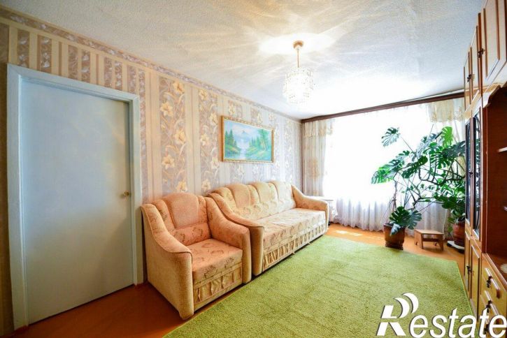 3-комн квартира Суворова , 42