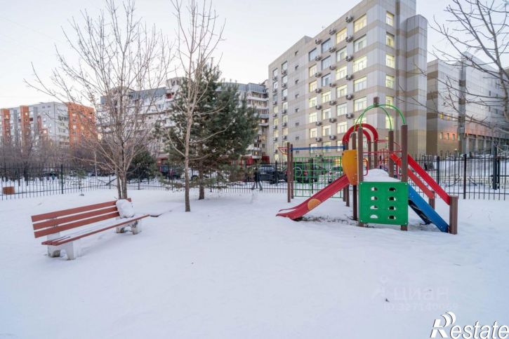 4-комн квартира Ленинградская улица, 35Б,  д. 35Б