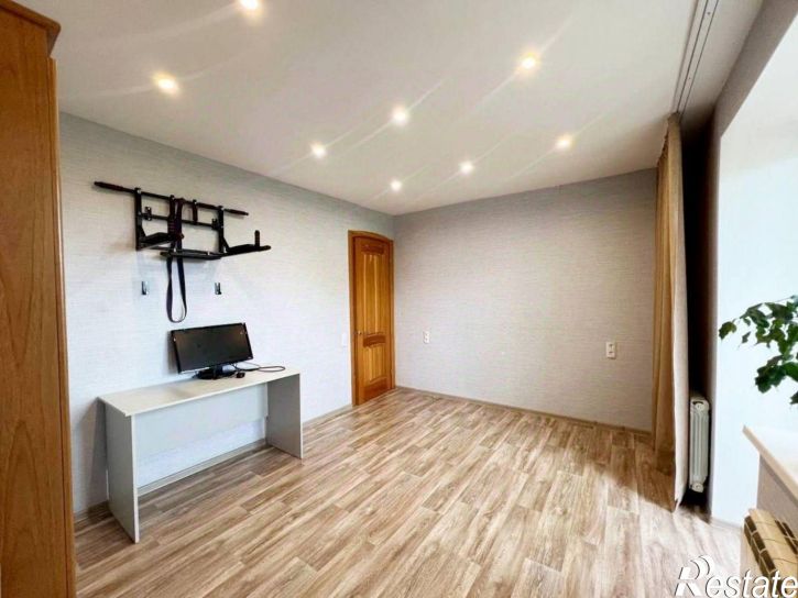 3-комн квартира ул Панфиловцев, 37,  д. 37