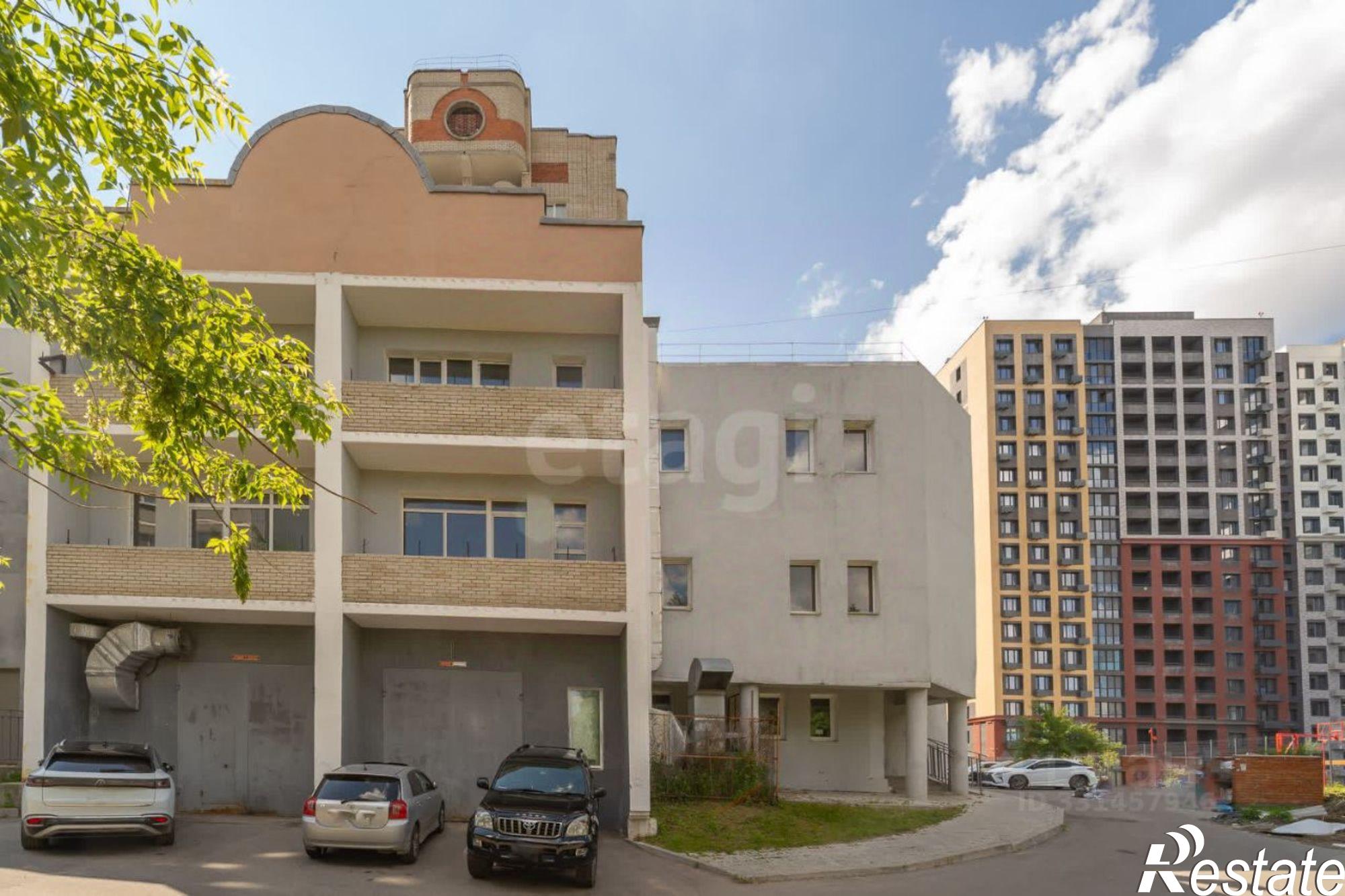 Купить офис, помещение под офис за 15 685 600 рублей на ул Чехова, 24