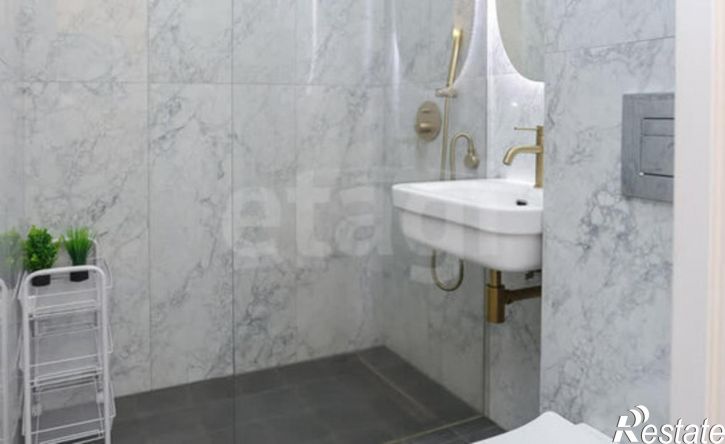 3-комн квартира улица Шеронова, 50,  д. 50
