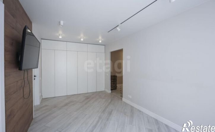 3-комн квартира улица Гамарника, 15,  д. 15