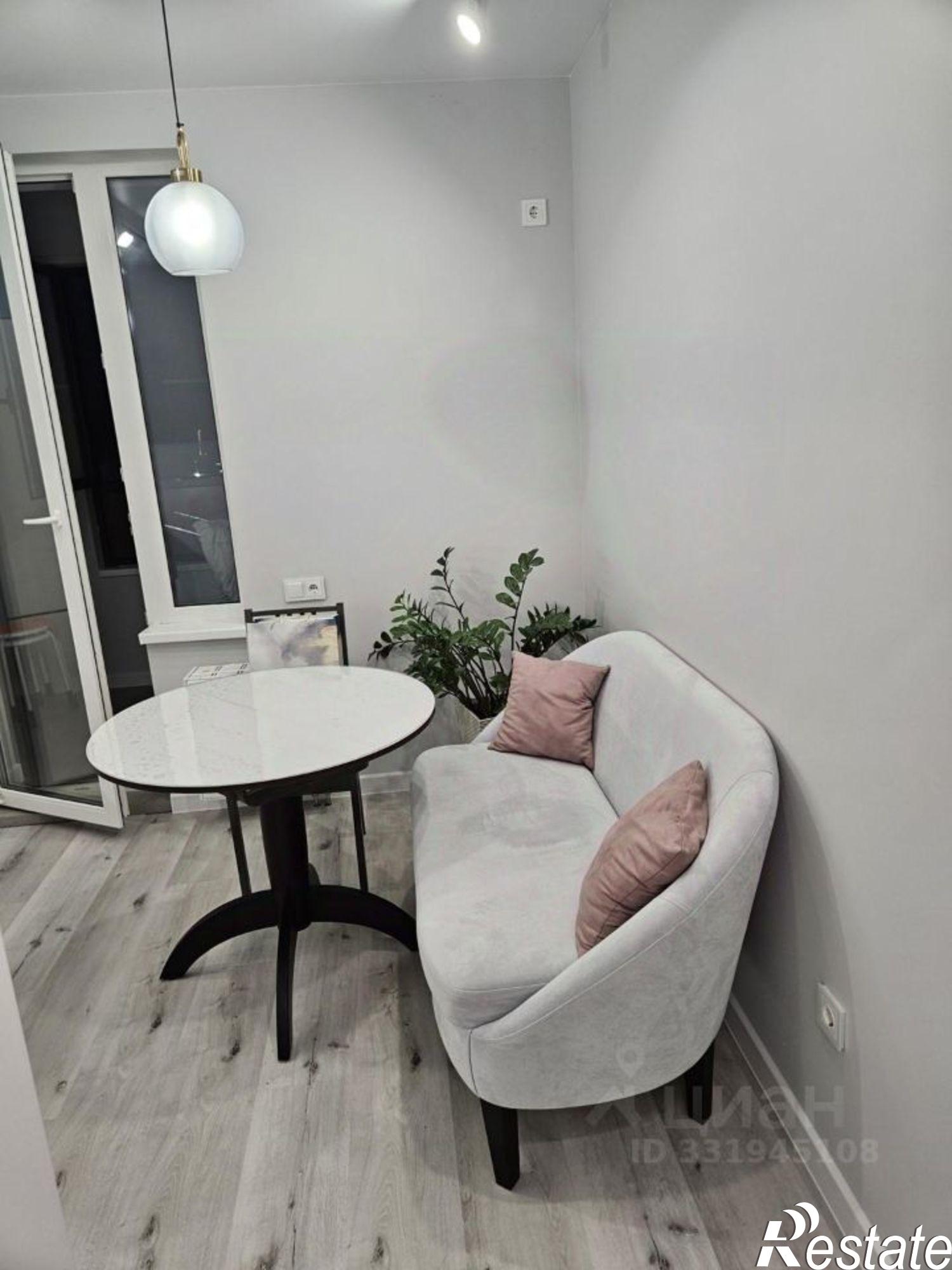 Сдать квартиру за 62 700 рублей на ул Джамбула, 5