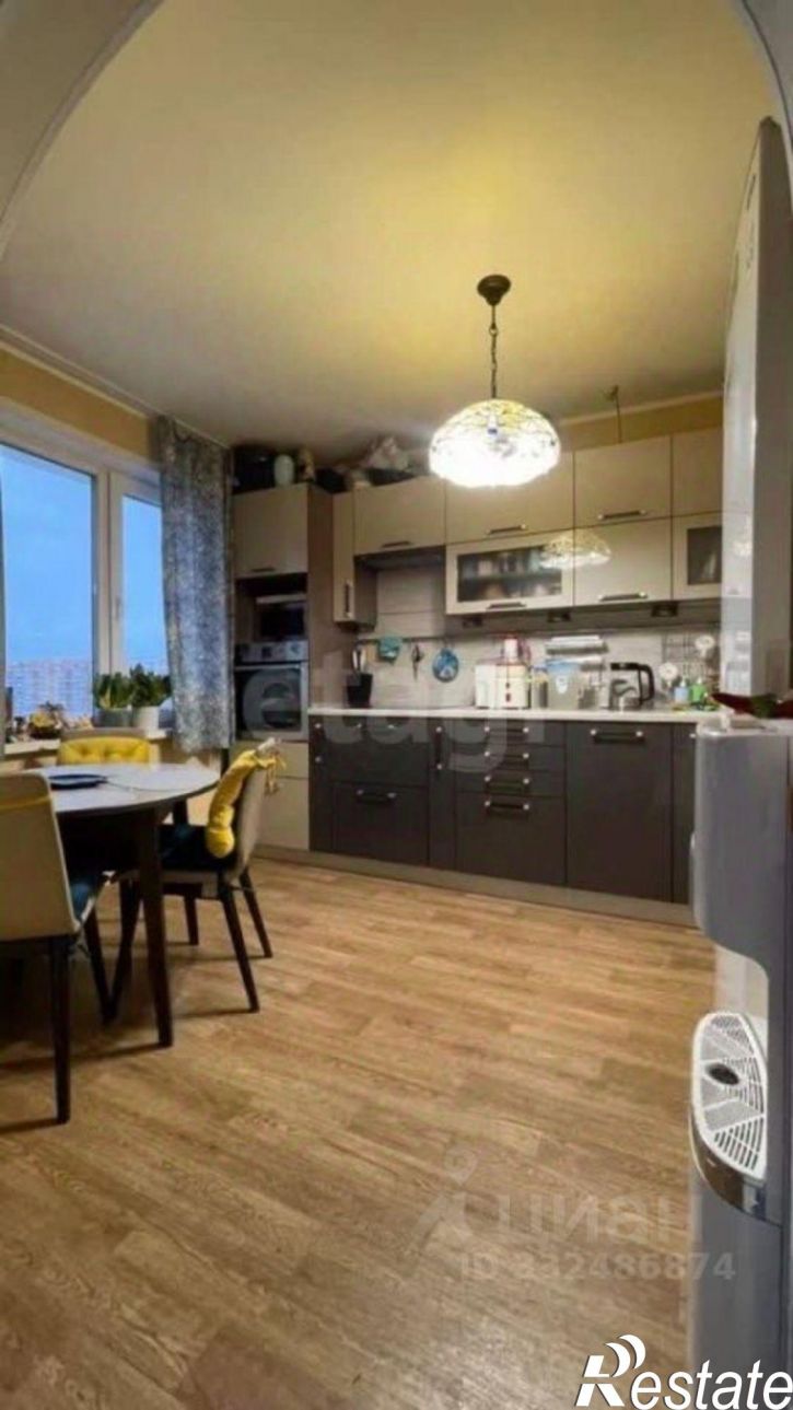 3-комн квартира ул Юнгов, 12,  д. 12