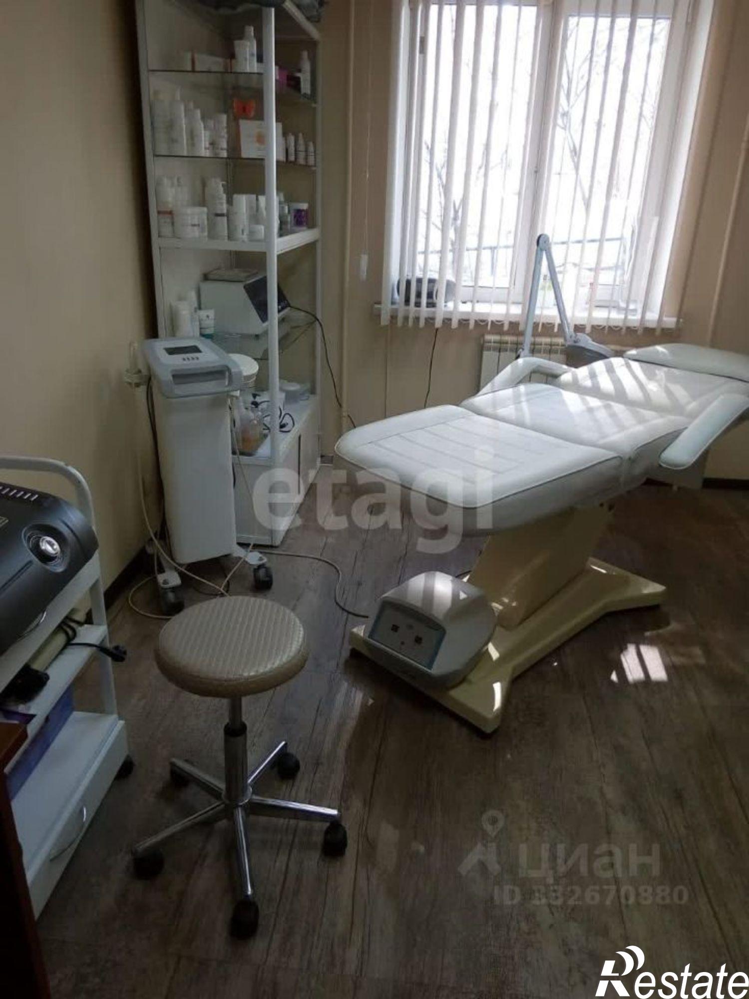 Купить офис, помещение под офис за 10 586 000 рублей на ул Запарина, 32