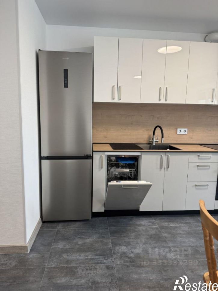 3-комн квартира ул Запарина, 87,  д. 87