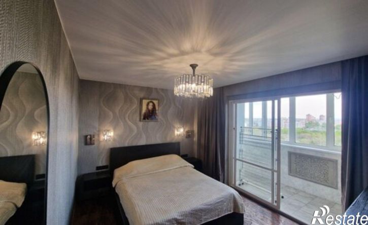 4-комн квартира улица Петра Комарова, 2,  д. 2