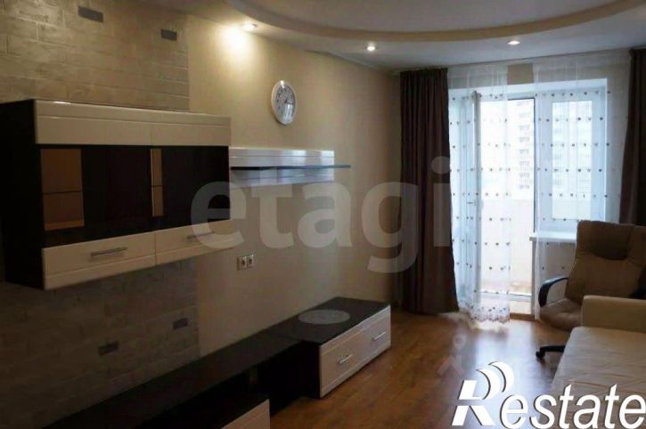 3-комн квартира улица Шеронова, 10,  д. 10
