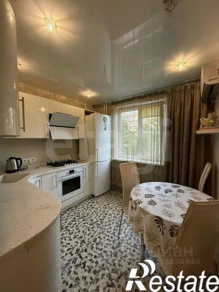 2-комн квартира улица Ворошилова, 1,  д. 1