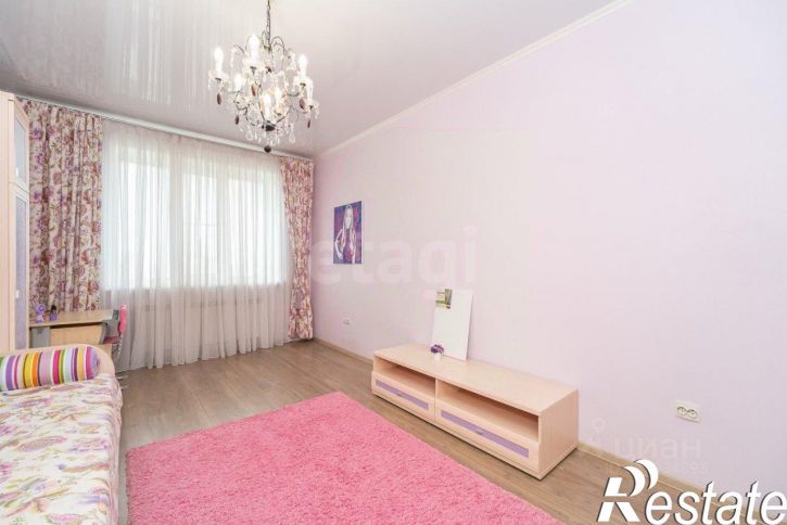3-комн квартира улица Дикопольцева, 26,  д. 26