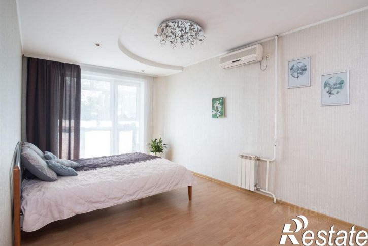 3-комн квартира улица Запарина, 104,  д. 104