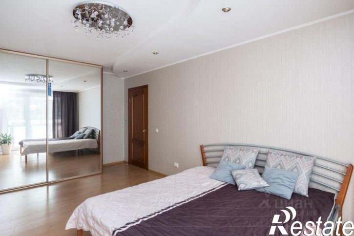 3-комн квартира улица Запарина, 104,  д. 104