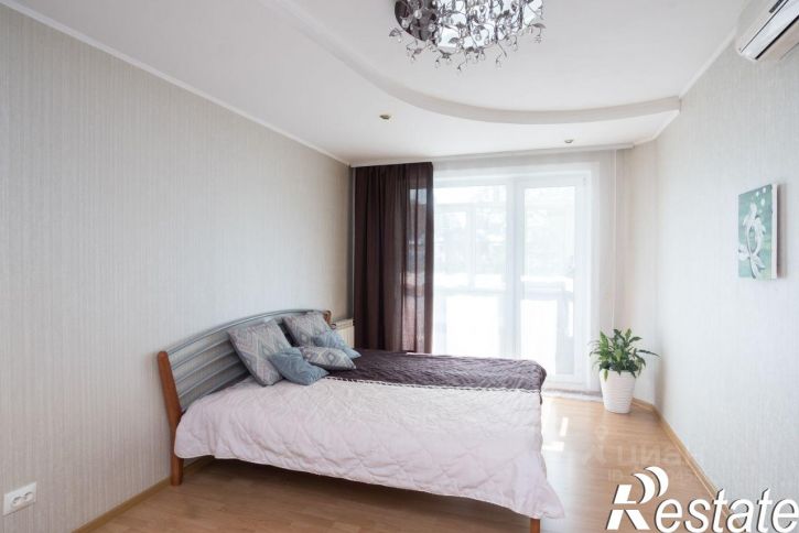 3-комн квартира улица Запарина, 104,  д. 104