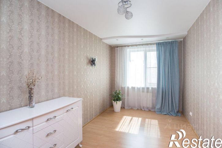 3-комн квартира улица Запарина, 104,  д. 104