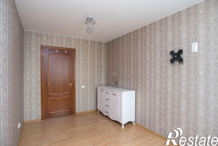 3-комн квартира улица Запарина, 104,  д. 104