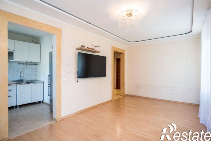 3-комн квартира улица Запарина, 104,  д. 104