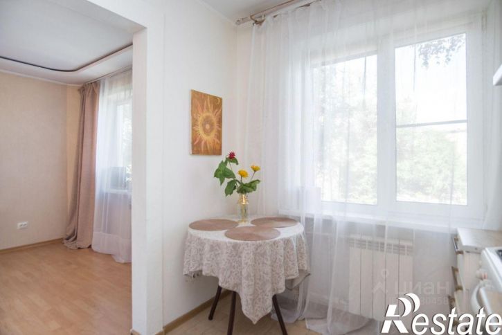 3-комн квартира улица Запарина, 104,  д. 104