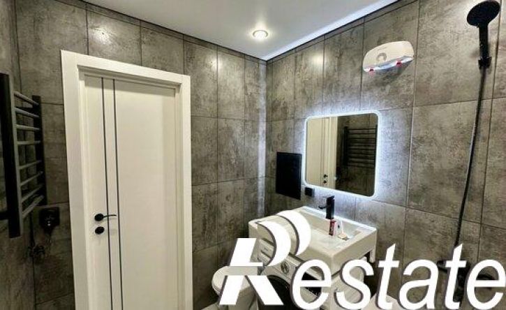 3-комн квартира улица Павловича, 38,  д. 38