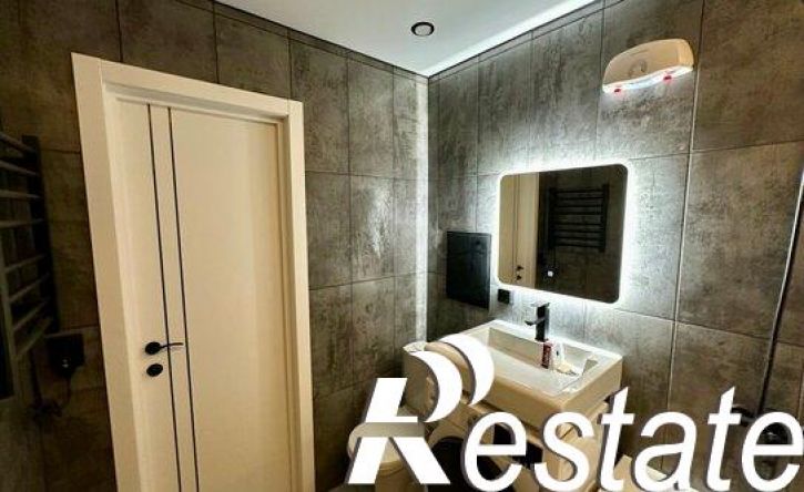 3-комн квартира улица Павловича, 38,  д. 38