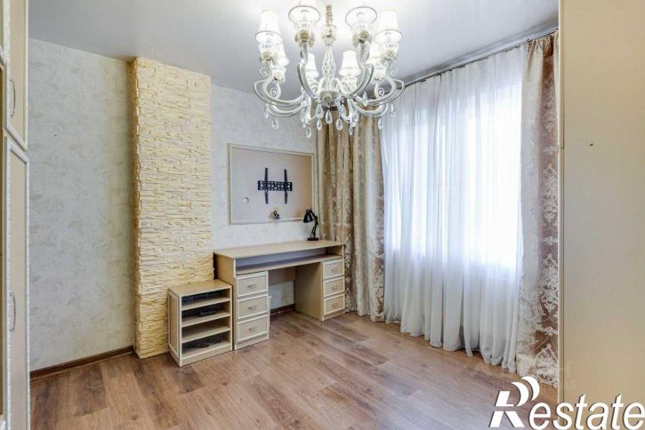 2-комн квартира улица Морозова Павла Леонтьевича, 113,  д. 113