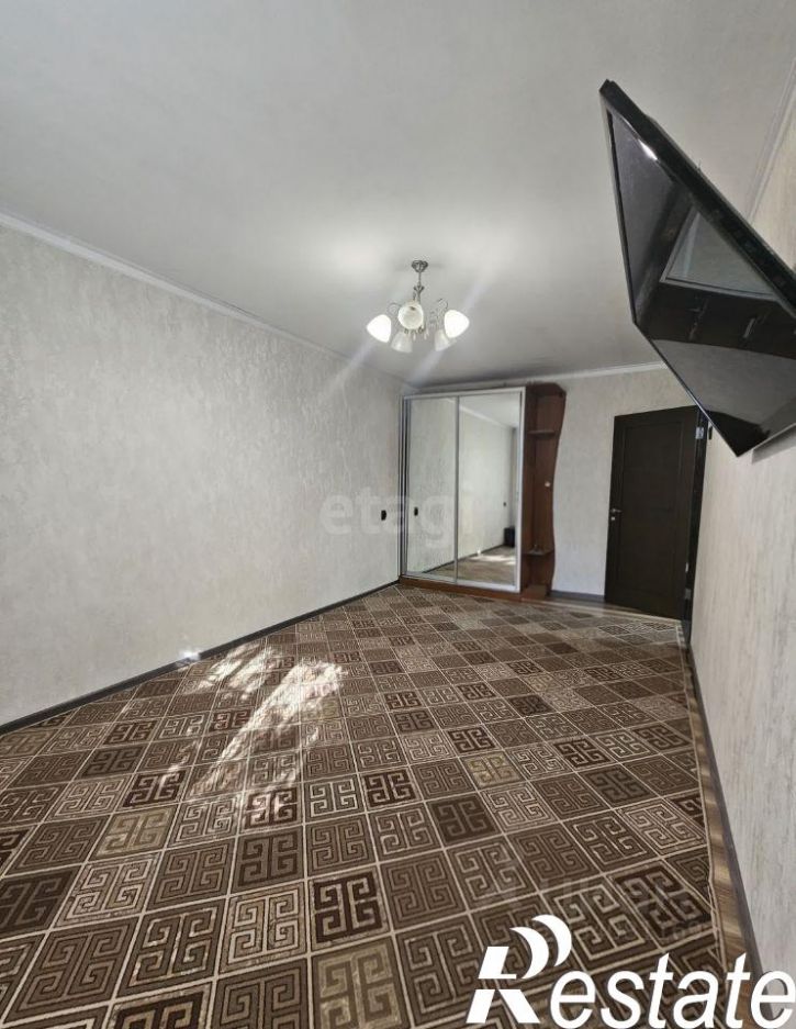 2-комн квартира улица Черняховского, 9,  д. 9