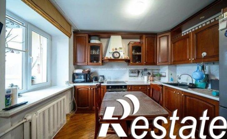 3-комн квартира улица Дикопольцева, 10,  д. 10