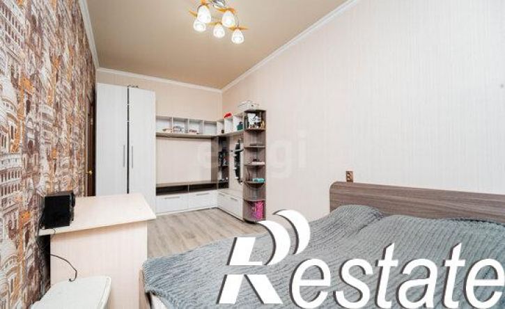 7-комн квартира улица Калинина, 81,  д. 81