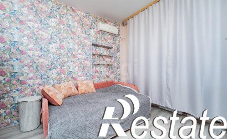7-комн квартира улица Калинина, 81,  д. 81