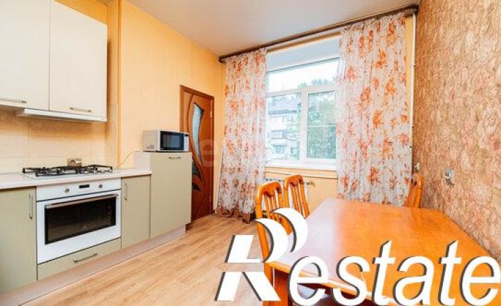 7-комн квартира улица Калинина, 81,  д. 81