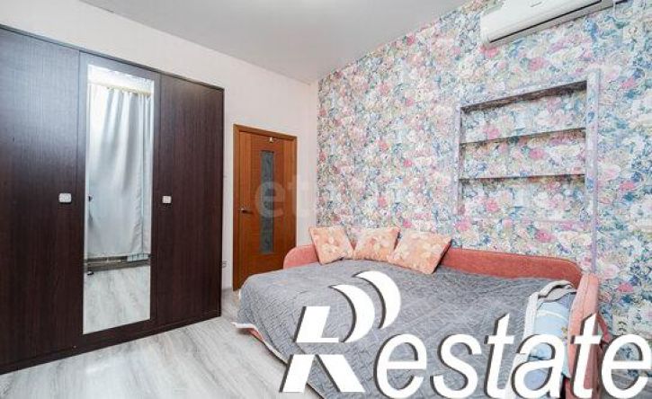 7-комн квартира улица Калинина, 81,  д. 81