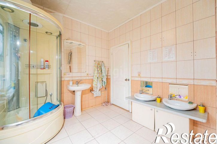 Отдельное здание улица Кочнева, 14Б,  д. 14Б