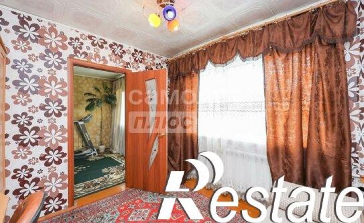 4-комн квартира улица Гагарина, 1Д,  д. 1Д