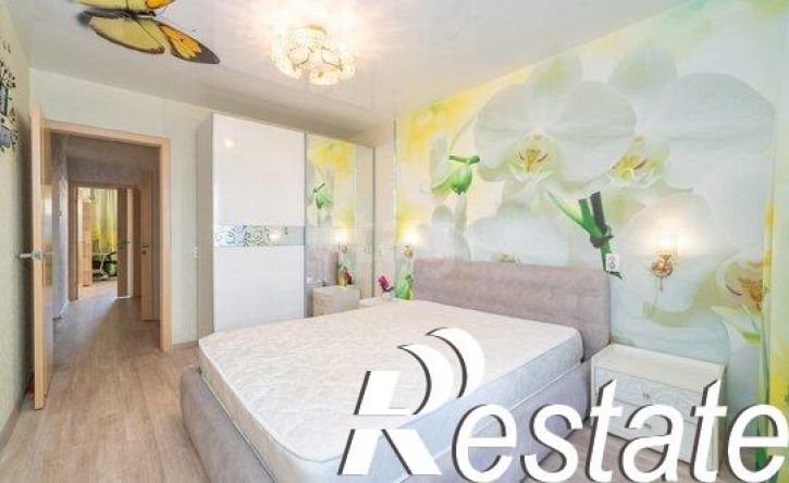 3-комн квартира улица Подгаева, 1,  д. 1